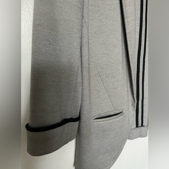 Suzy Shier 3/4 Length Tapered Blazer Size XS - Picture 6 of 8